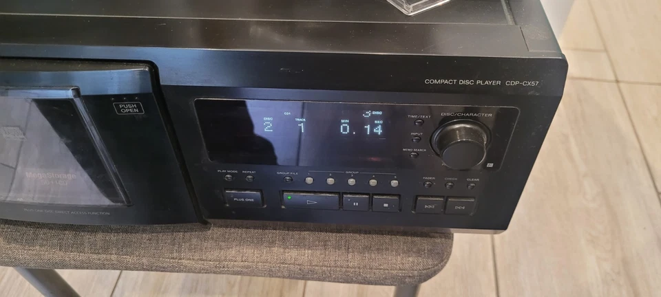 SONY CDP-CX57 Compact Disc Player MegaStorage 50+1 CD Getestet - Bild 2 von 4