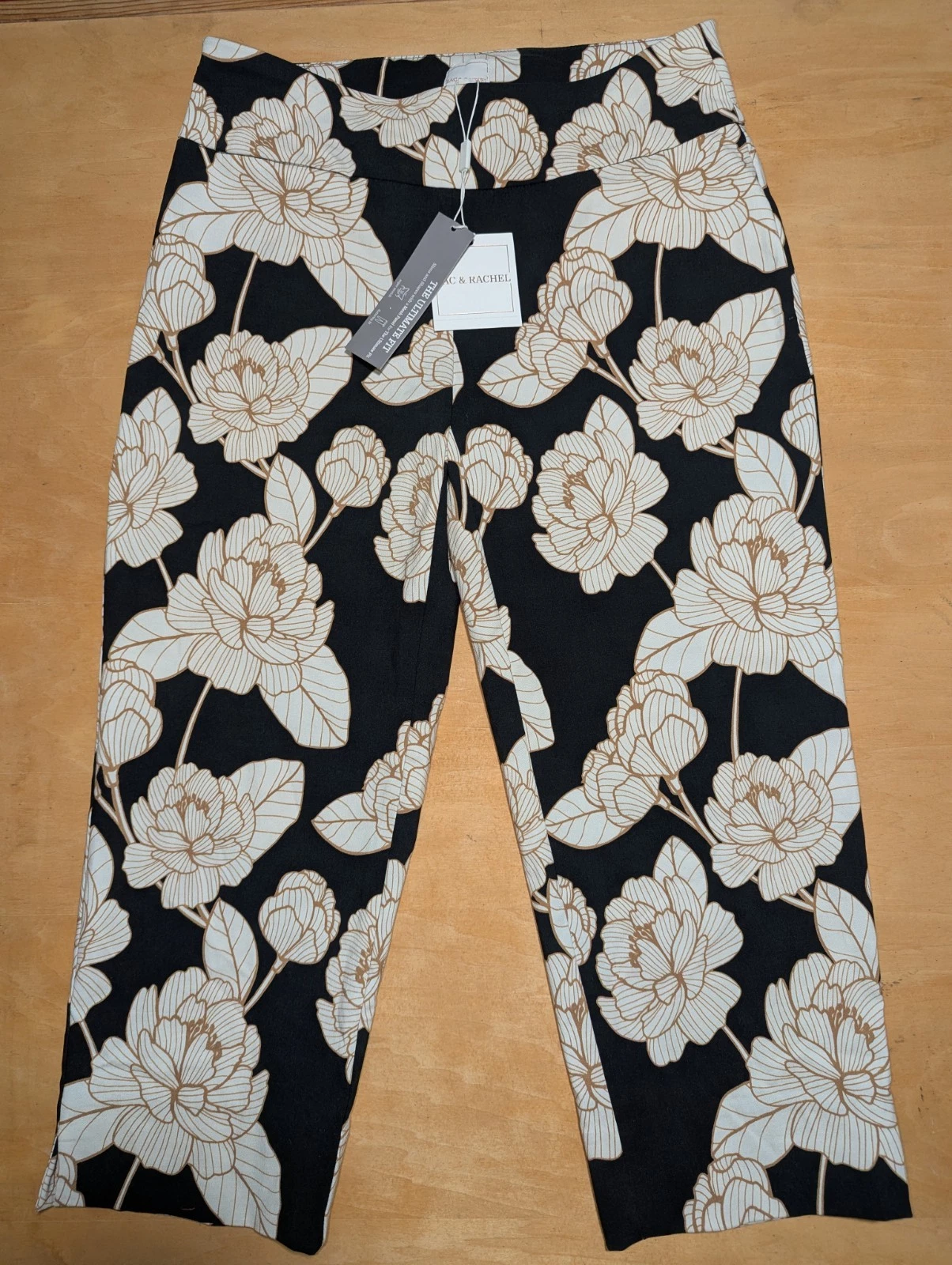 Zac And Rachel women's black and white floral print capri pants Size 8