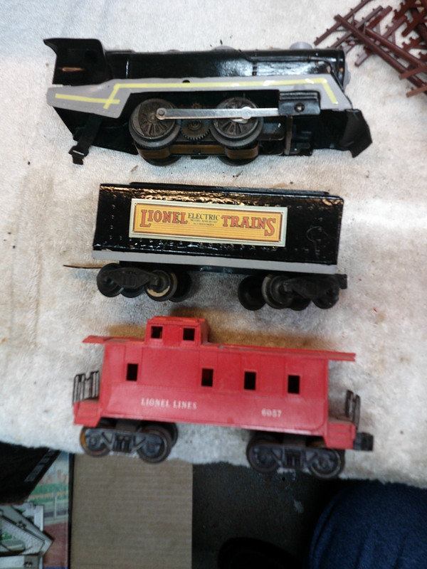 lionel tender marx steam engine. repainted plus lionel caboose
