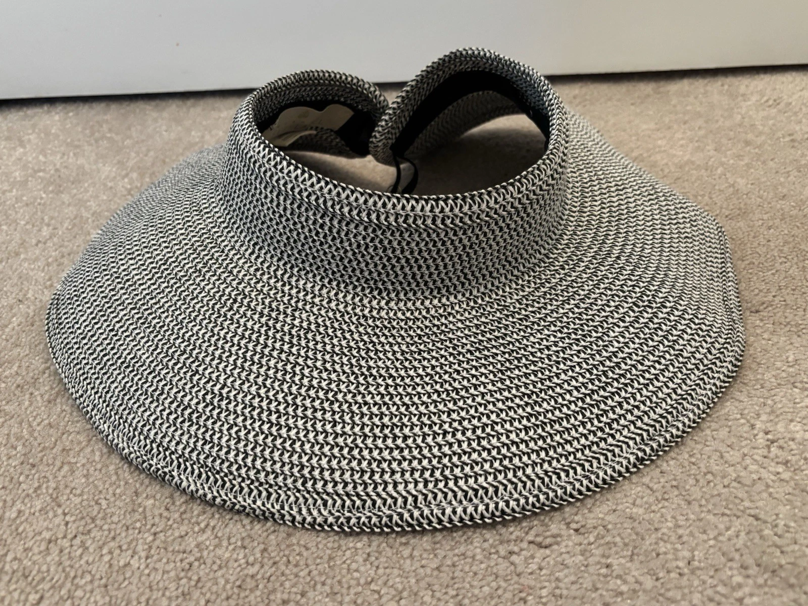 Quagga Green Label Women’s Black & White Paper Straw Visor Sun Hat Adjustable