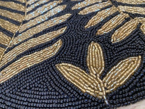Schwarz und Blattgold Design Handperlen dekoratives Tischset - Bild 5 von 5