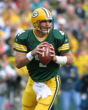 Green Bay Packers BRETT FAVRE Glossy 8x10 Photo Football Print Poster HOF 2016