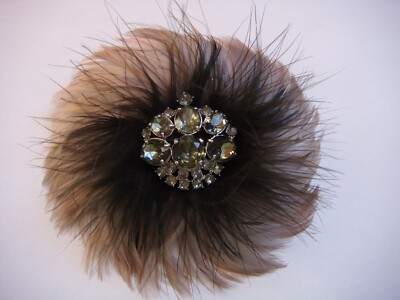 STELLA DOT PLUM FEATHER PIN BROOCH PENDANT WITH RHINESTONES