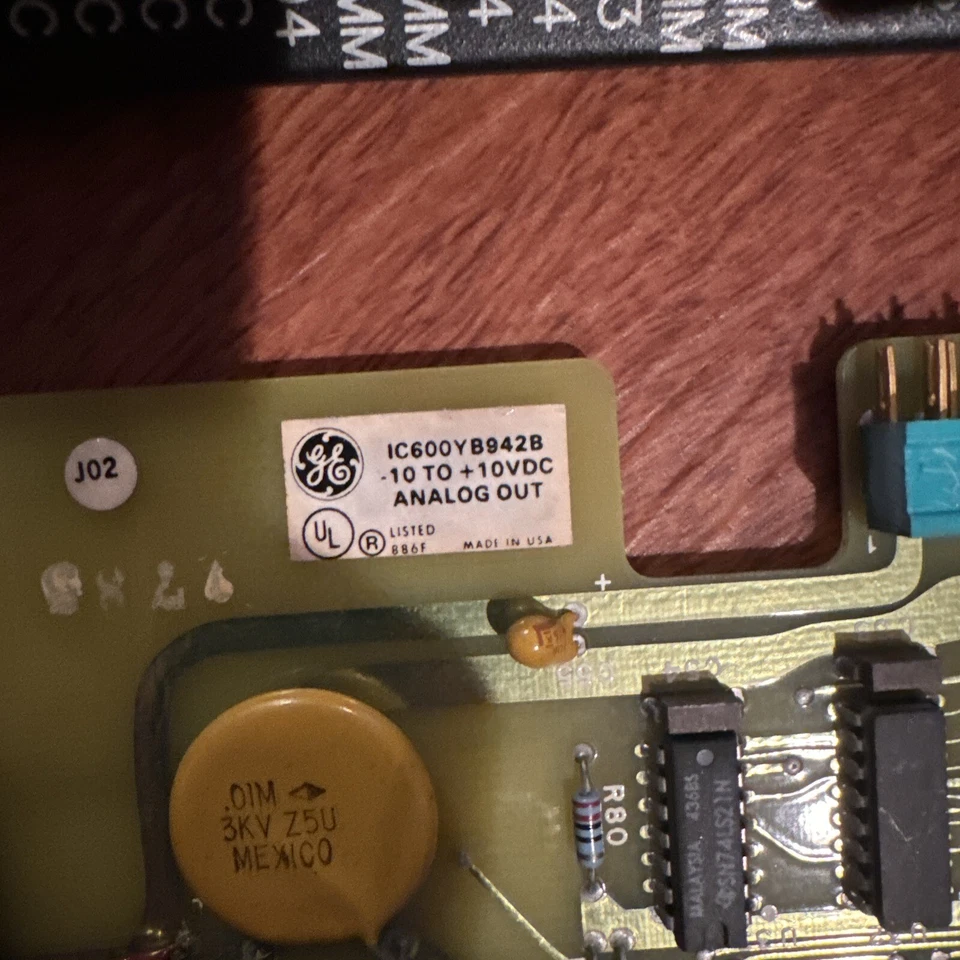Placa de saída analógica GE/Fanuc IC600YB942B - Imagem 4 de 4