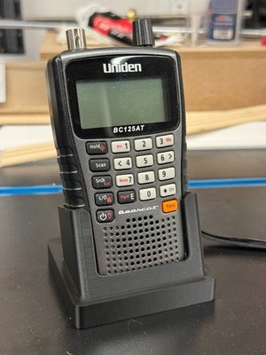 Uniden Bearcat BCD325P2 Scanner Desk Stand   Tilted, Single-Piece   Black