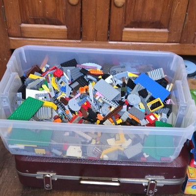 LEGO Bulk Lot Assorted Multicolor Bricks & Pieces in Tub
