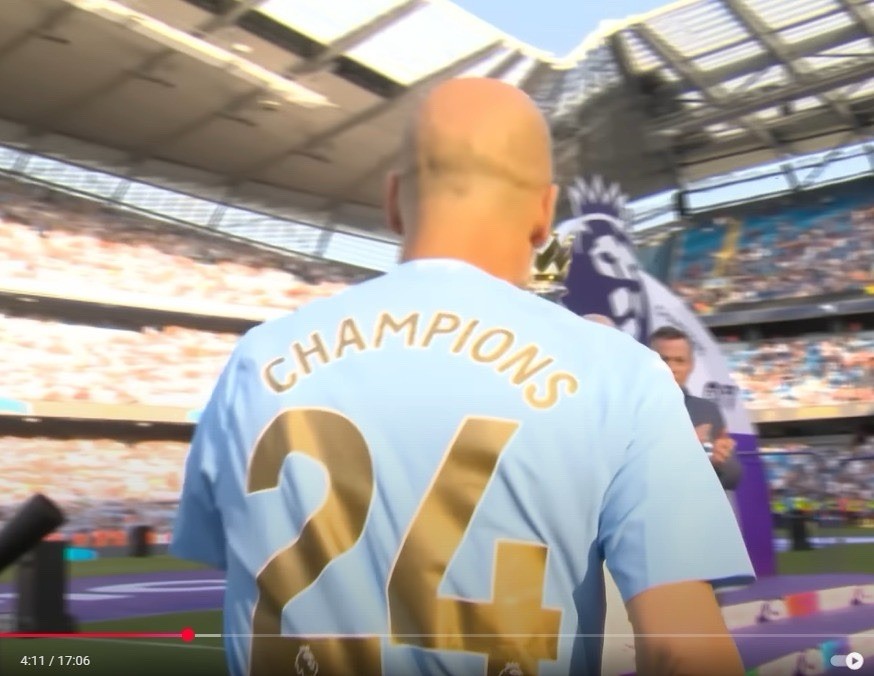 Maglia Manchester City Uomo EXTRA LARGE PUMA Autentica 4° di fila Celebrazione