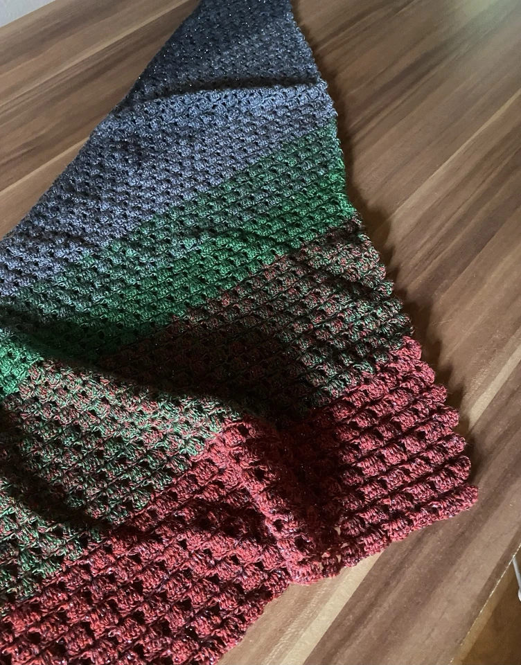 Gehäkeltes Tuch Dreieckstuch Handmade NEU Schal Stola - Bild 3 von 4