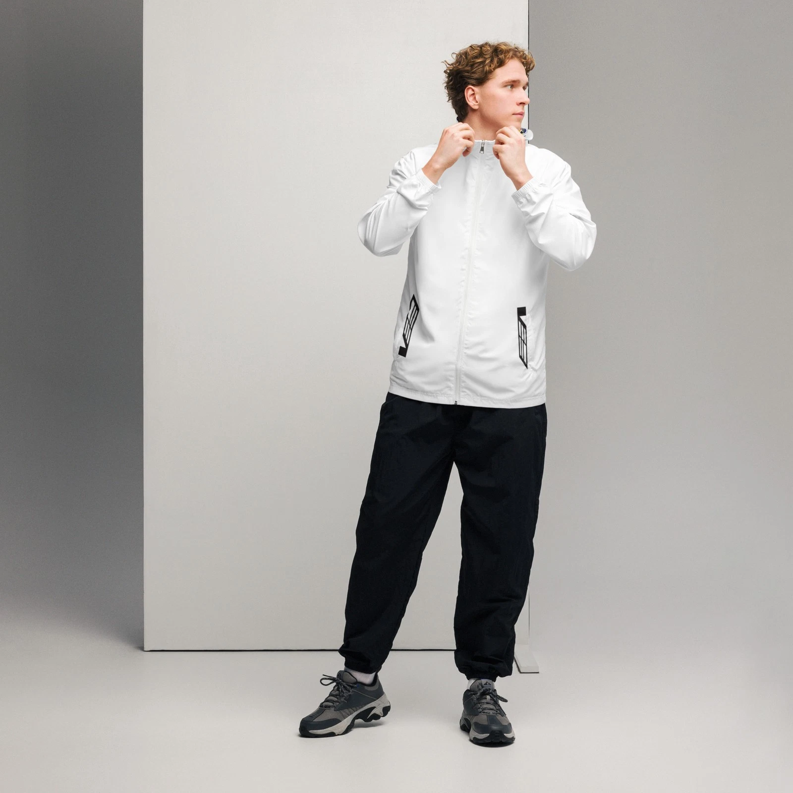 Cadillac CT5-V Men’s Windbreaker Jacket
Opens in a new window or tab