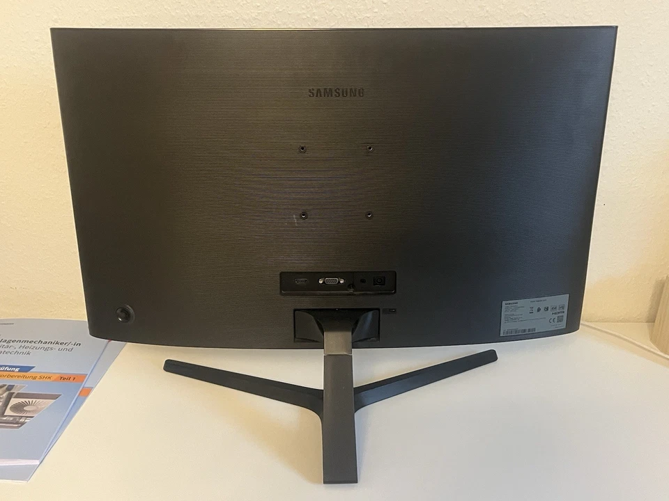 Samsung C27F396 27 Zoll Curved Monitor - Schwarz/Glänzend - Bild 4 von 4
