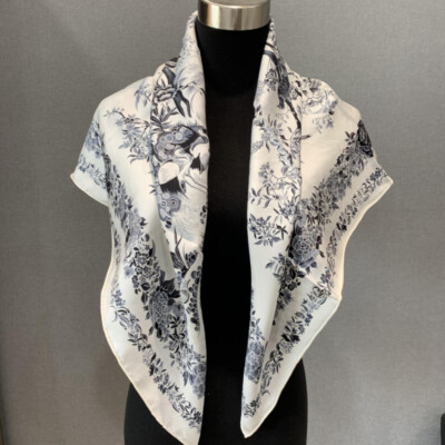 Heavy Twill Silk 18 Momme Double Face Scarf Flower Birds Print Square Shawl 35''