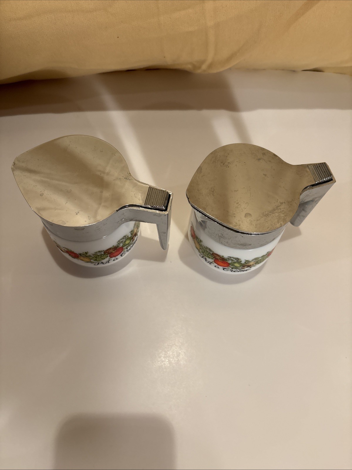 2 Vintage Gemco Spice O’ Life Creamer Pot a Creme with Lid Matches Corning Ware