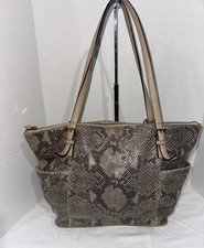 Preços baixos em Bolsa de Ombro Michael Kors Python Médio Bolsas - Main Image