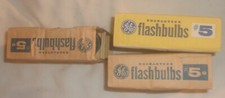 VINTAGE GE FLASHBULBS 8 5B , 4 5 NEW IN AGED BOX