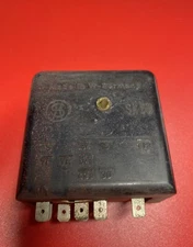 Volkswagen VW Turn Signal Relay 6V 18W , 111-953-225  9 Pin Flasher