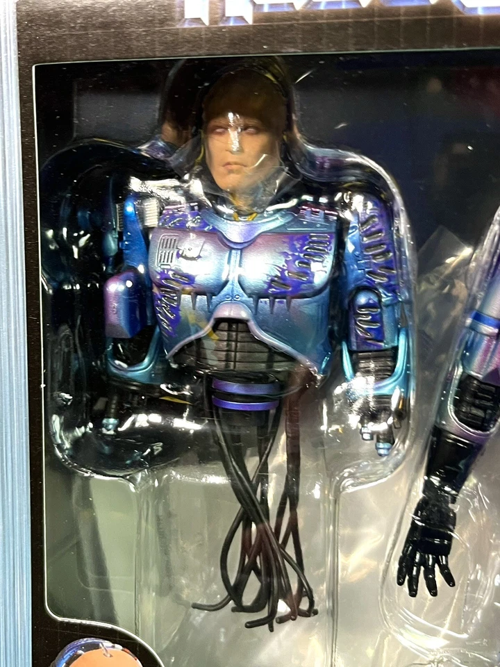 2023 Medicom Toy Mafex - Robocop 2 - ROBOCOP (Murphy Head Ver.) Figure No. 196 - Image 3 of 4