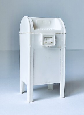 Vintage 1984 Fleer MAILBOX FULL OF HEARTS Candy Container 3  WHITE