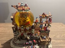 Grandeur Noel Musical Waterglobe Santa's Workshop Collector's Edition In Box