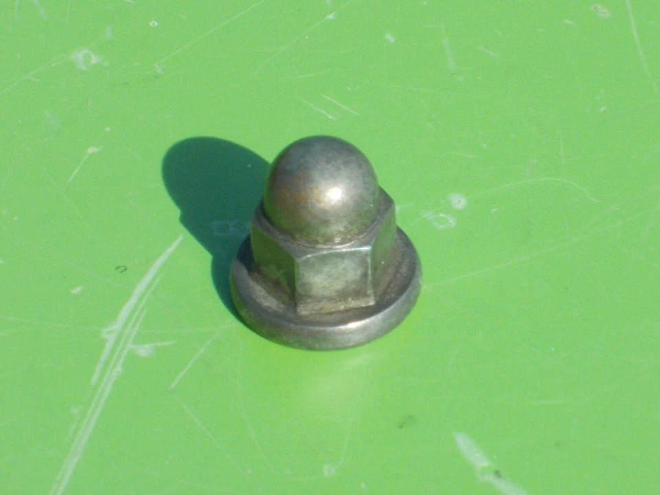 丰田 COROLLA 82-88 & 93-97 气门盖发动机 NUT 盖 90176-08007 原始设备制造商弹簧 — 第 2/4 张图片