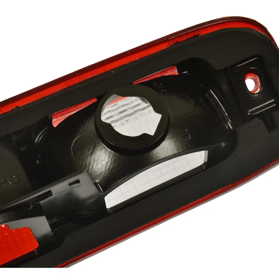 For 2001-2006 Chevrolet Silverado 3500 Center High Mount Stop Light SMP 2002 - Image 3 of 3