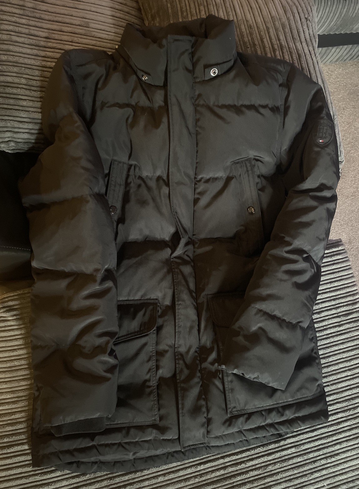 Tommy Hilfiger Women's Padded Puffer Jacket - Condition Excellent, Slightly Worn Twice image 9