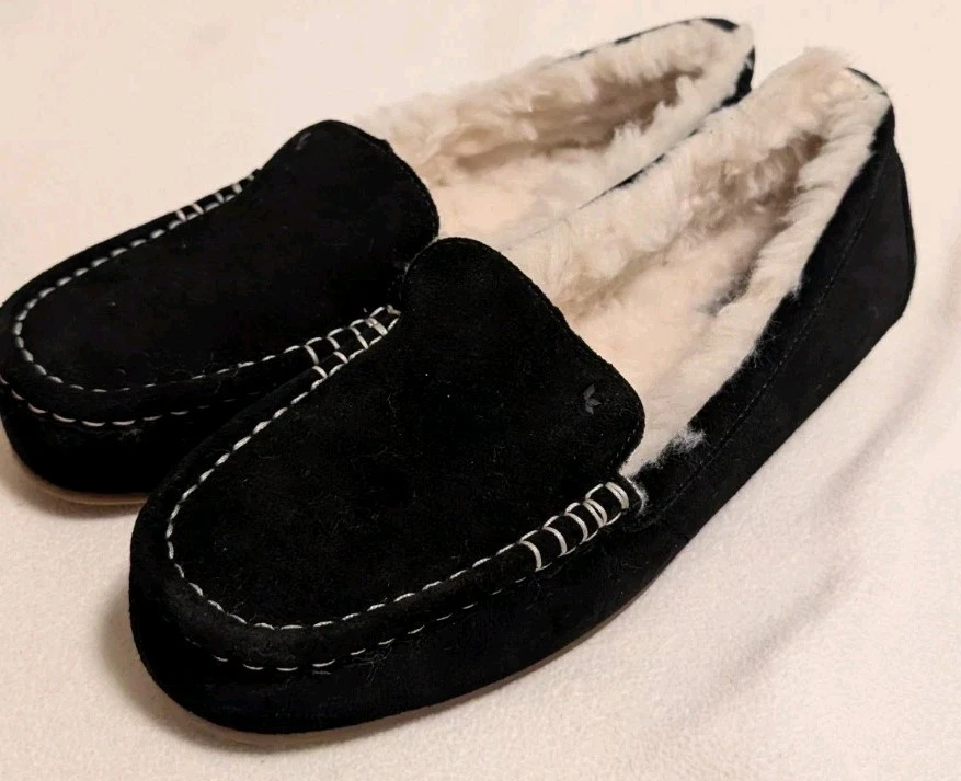 Zapatillas de casa UGG Koolaburra Lezly negras de gamuza forradas de piel sintética sin usar, en caja, talla 10 N06 Foto 3 de 4