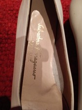 Ferragamo Salvatore Classic Pump Shoe Beige 9AAAA Good Condition. Very Narrow.