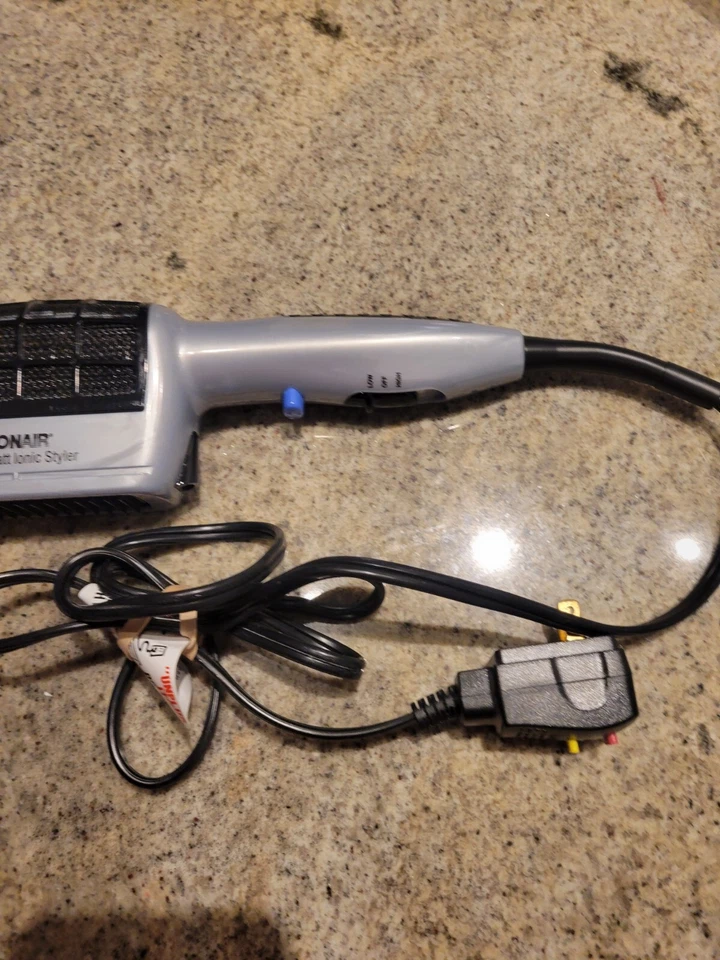 Conair 1875 Watt Hair Dryer with Ionic Technology Vintage Preowned Works Tested - Image 3 of 4