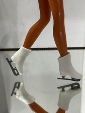 Barbies Ice Skates for Dolls - Lace up appearance