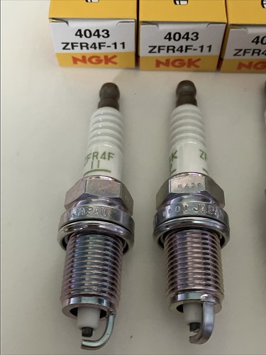 NGK ZFR4F-11 ( 4043 ) X4 SPARKPLUGS - Picture 2 of 3