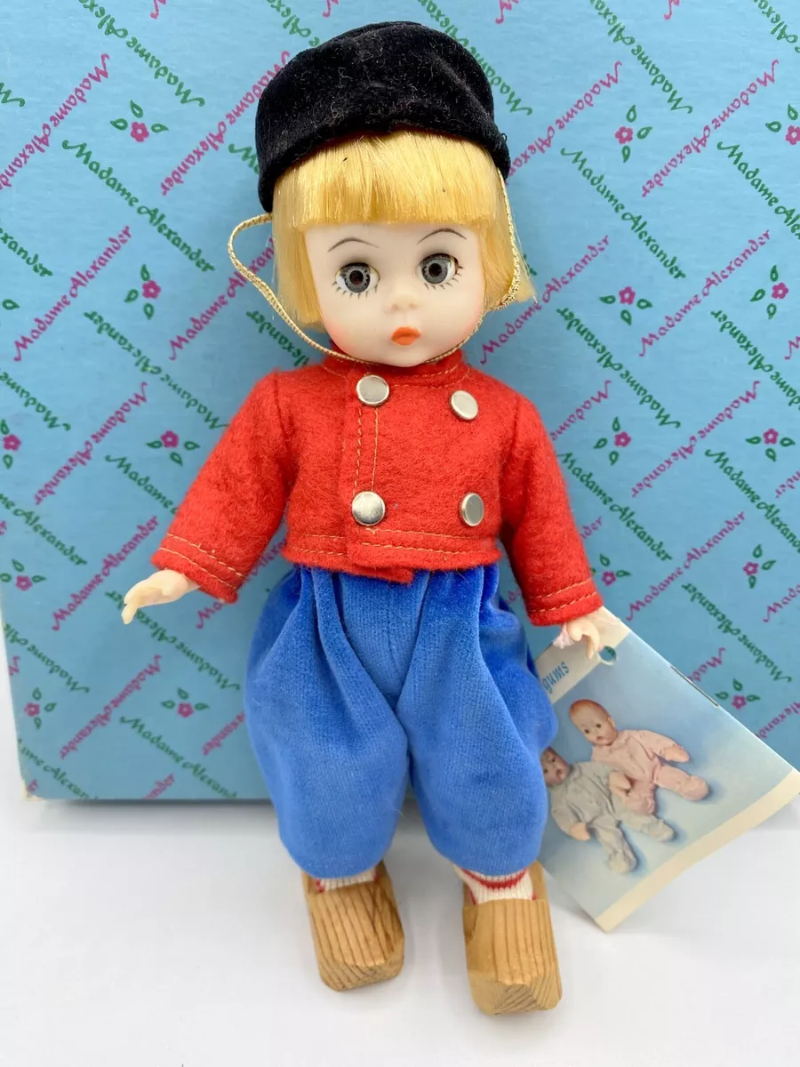 104 MADAME ALEXANDER DOLL IN BOX 8