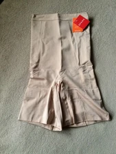 SPANX size S Nude  Oncore Sculpt High-Waisted Mid-Thigh Short Style SS1915 NWT