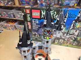 LEGO Monster Fighters: Vampyre Castle 9468 &ndash; Complete with Box and Manuals