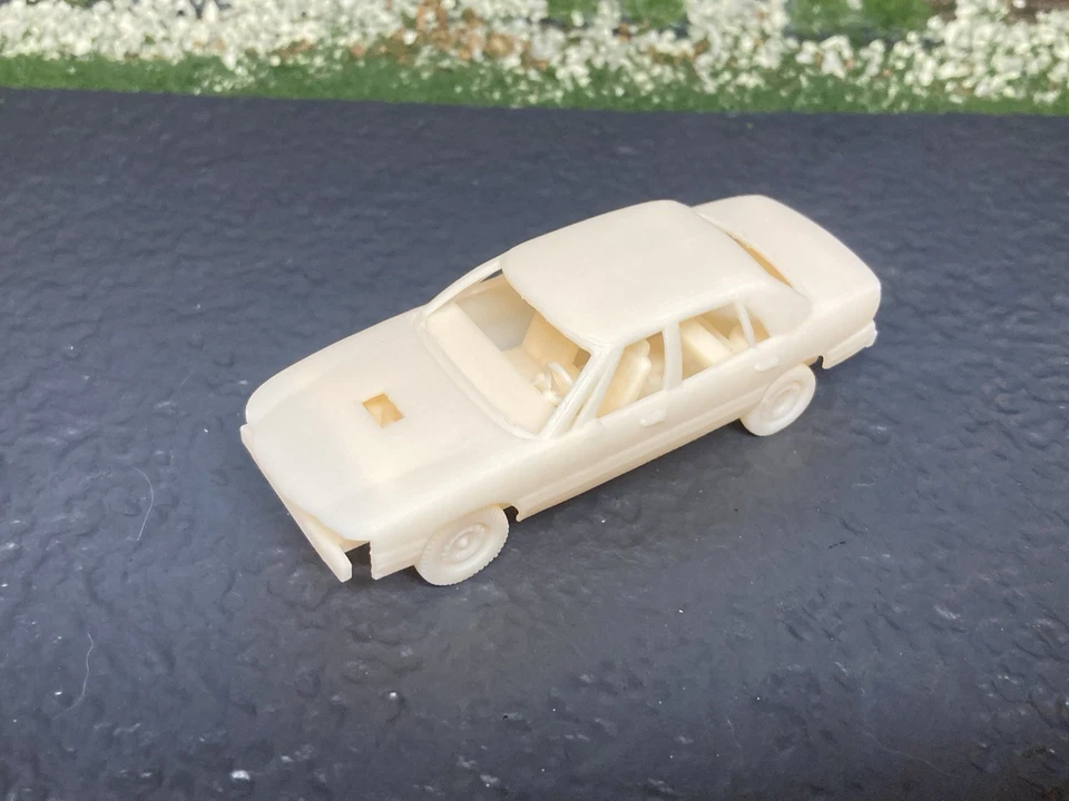 Coche derby de demolición Buick Lesabre 98 impreso en 3D escala 1/64 para diorama fundido a presión Foto 2 de 4