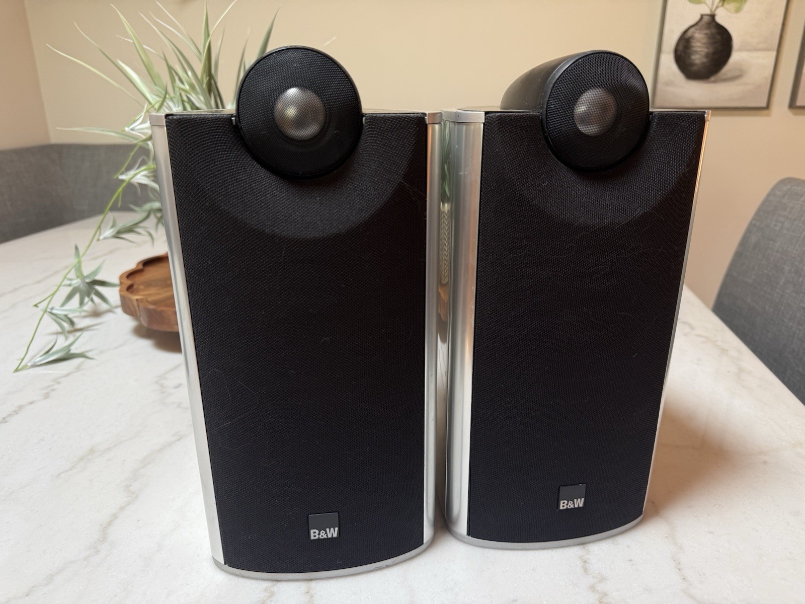 B&W XT2 Speakers