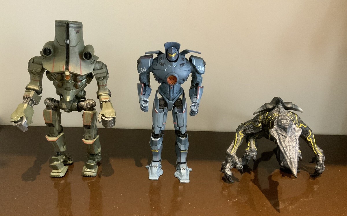 2013ネカ 　パシフィックリムGIPSY DANGER & KNIFEHEAD Pacific Rim Gipsy Danger and Knifehead Action Figure - Multi