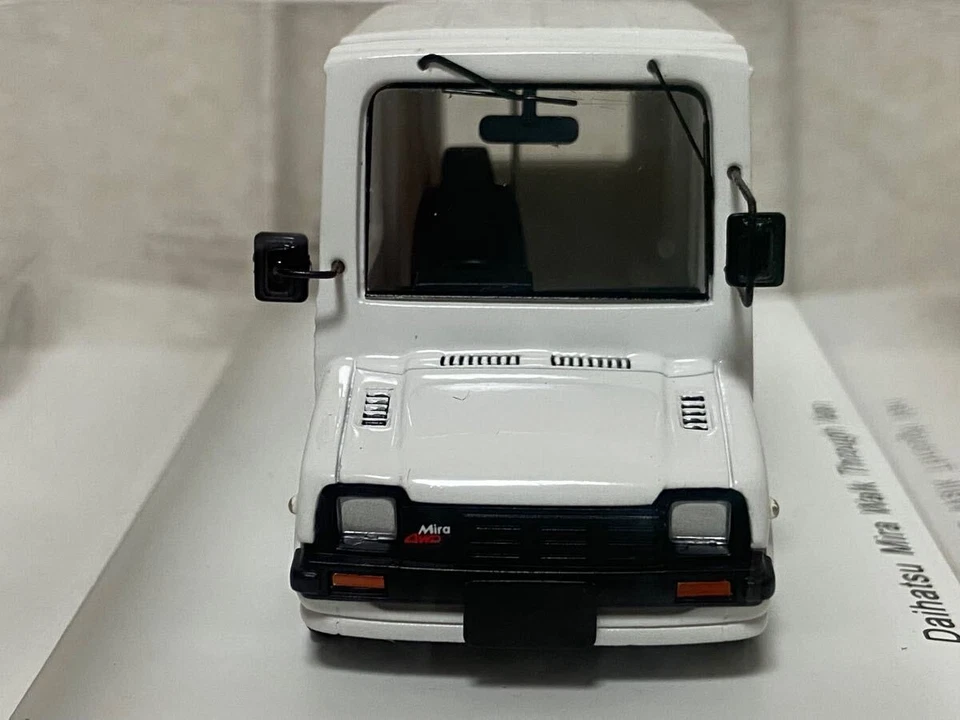 Furgoneta Spark Modelo Spark 1 43 Daihatsu Mira Walk Through Blanca Foto 4 de 4