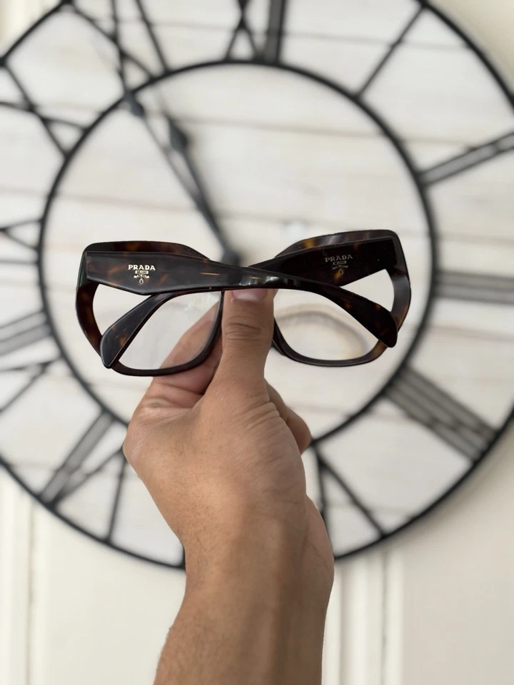 Lentes progressivas de óculos Prada prescritas - Imagem 2 de 4