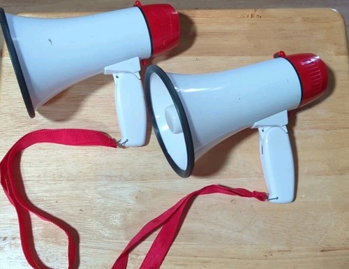 2 Stück weiß und rot Megaphon Bullhorn mit Mikrofon und Alarm SOUND VERSTÄRKER - Bild 1 von 6