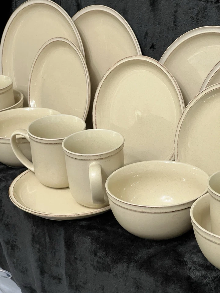Better Homes & Garden 15pcStoneware Dinnerware Set for Daily Use Tan & Brown - Image 3 of 4