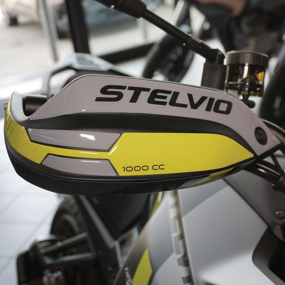 Labelbike 3D Resin Sticker For Moto Guzzi Stelvio 2024 Fuel Cap - Decorative & Protective, Waterproof, Scratch-Resistant