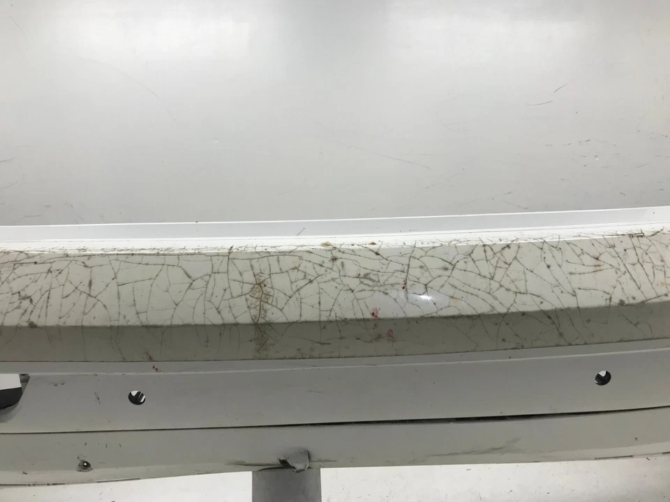 Cubierta de parachoques trasero blanca Audi Q3 Quattro 2016-2018 8U0807521 OEM Foto 3 de 4