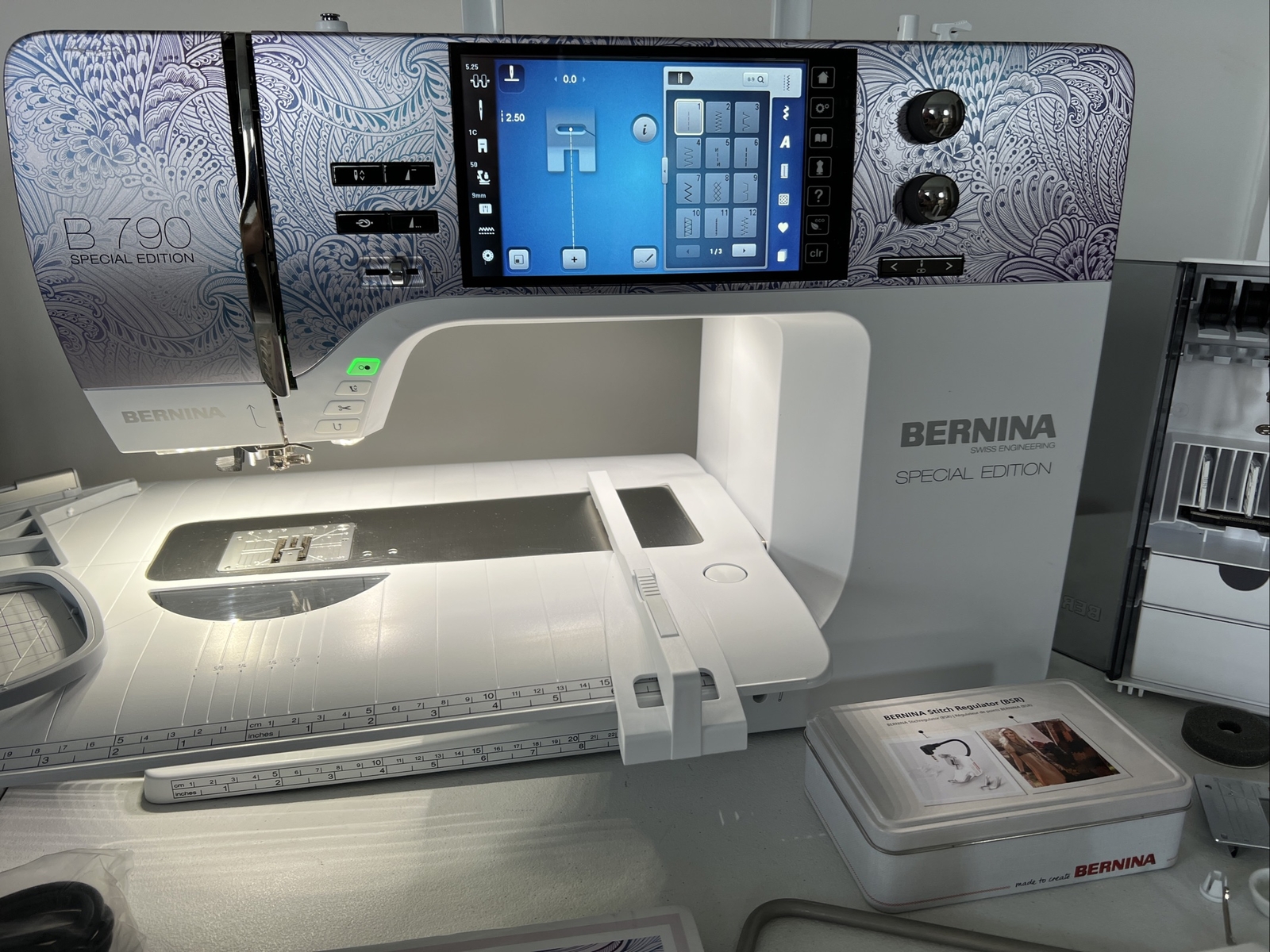 Bernina B 790 Plus SE Sewing/Quilting/Embroidery Machine with Stitch