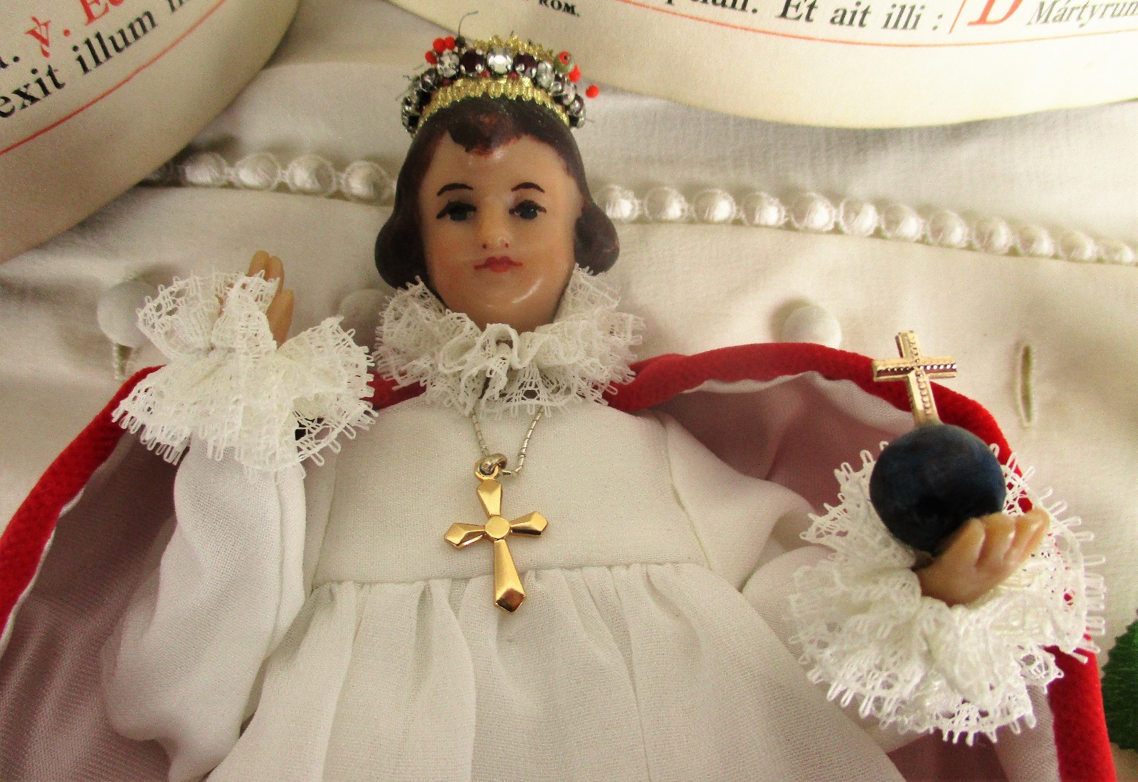 Figurine Statue Wax Little Infant of Prague Santo Nino Doll Collector