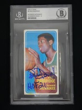Bob Dandridge Signed 1970-71 Topps #63 w/ 