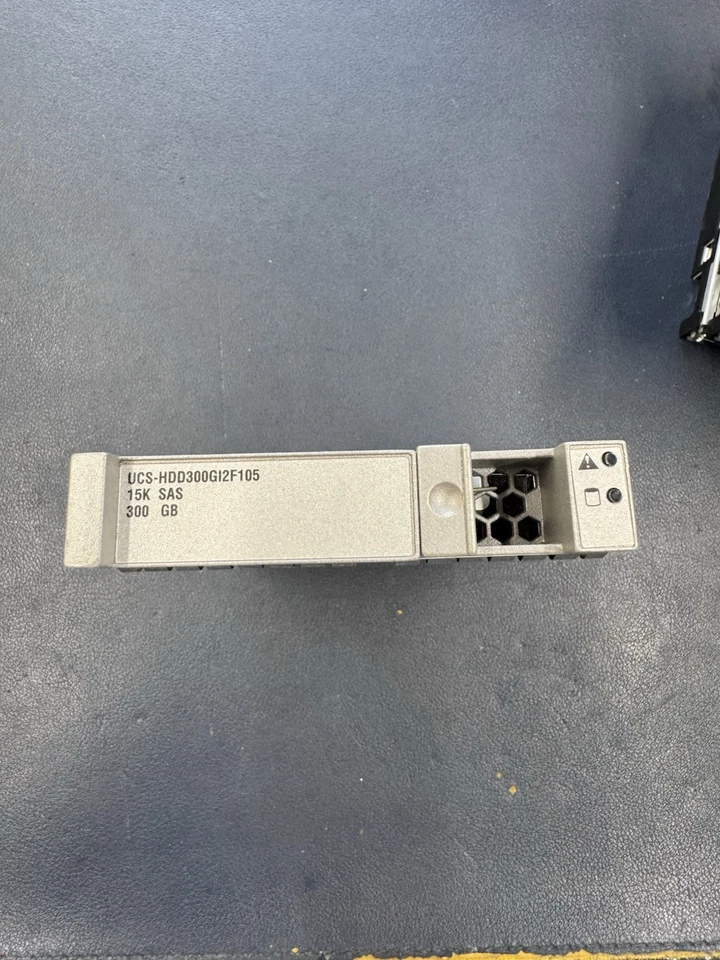 Toshiba Dell MK3001GRRB 300GB 2.5" SAS 2 Enterprise Hard Drive - Image 2 of 4