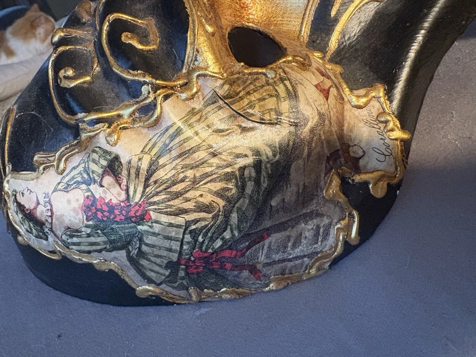Máscara de mascarada hecha a mano en Italia Foto 2 de 4