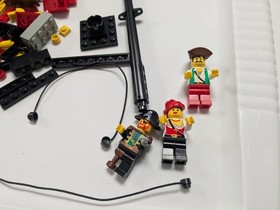 LEGO Pirates: Cross Bone Clipper 6250 - 100% complete with box and instructions