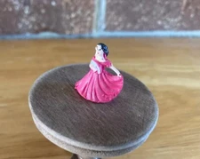 1/12 Dollhouse Miniature Victorian Woman In Pink Dress With Fan Figurine Decor