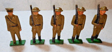 VTG 1930s Grey Iron Soldiers, Officer with 4 GI Marching. 3" tall. Nice L2
